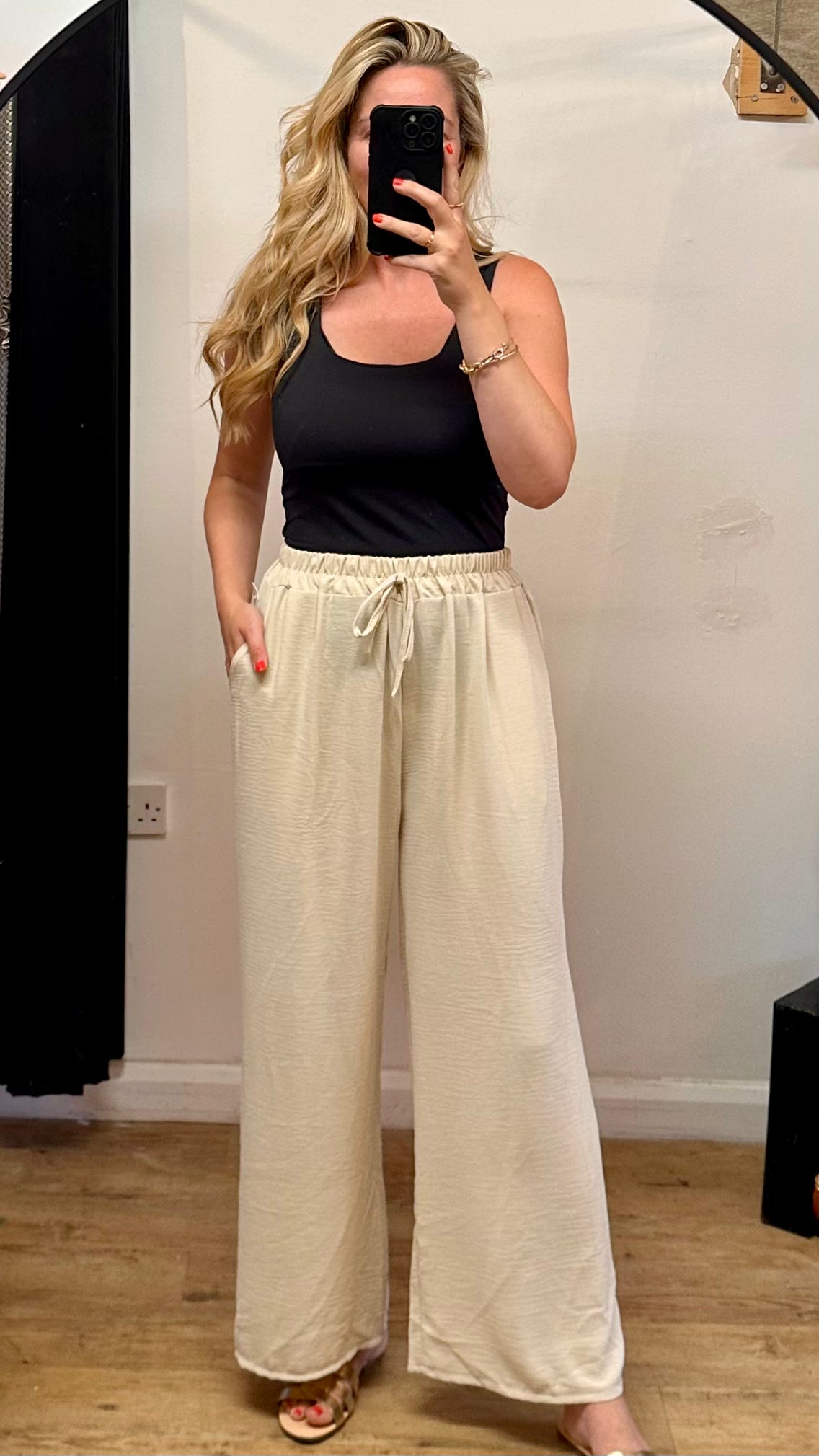 Relaxed fit trousers - Beige colour