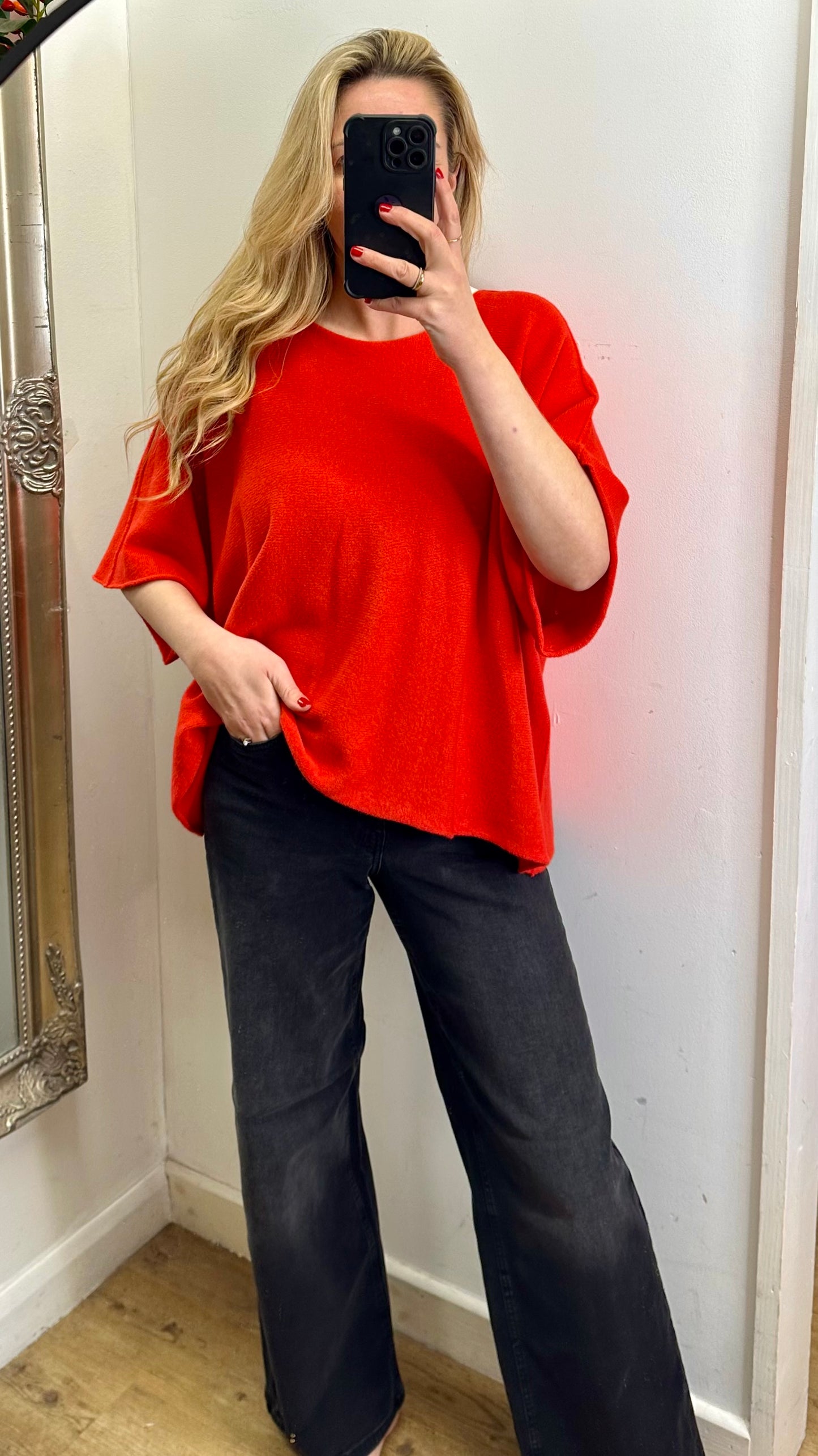 Short Sleeve Knit - Red Colour