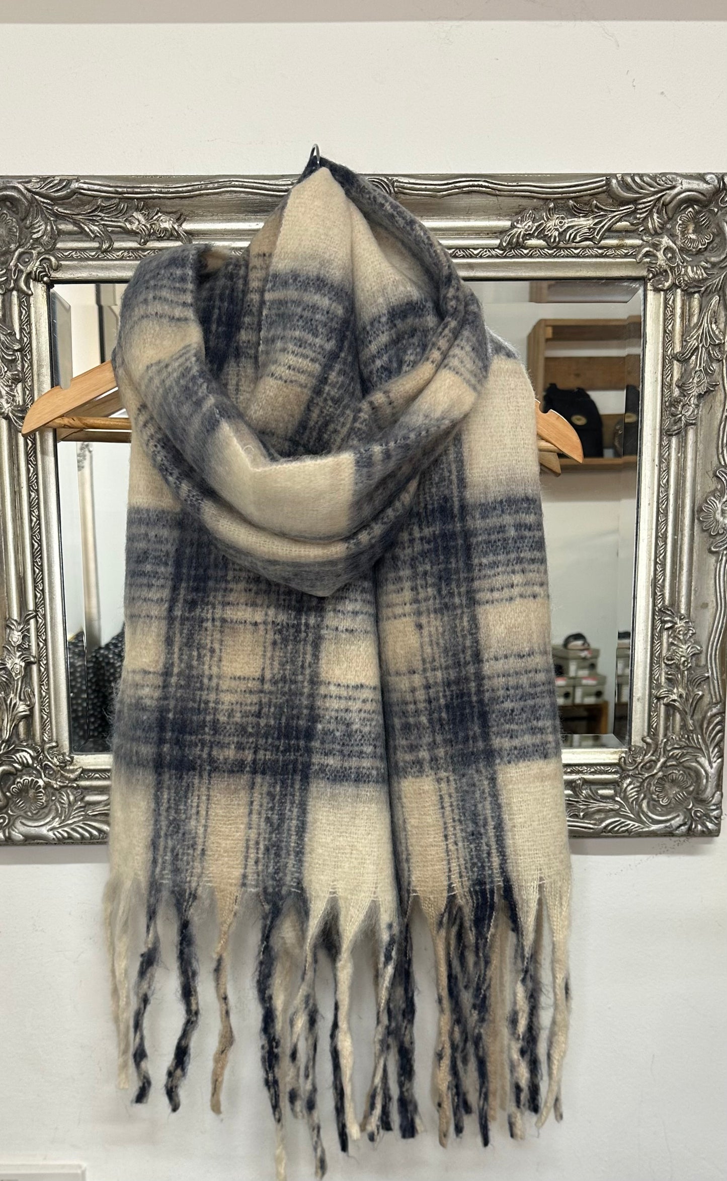 Navy / Cream Tartan Scarf