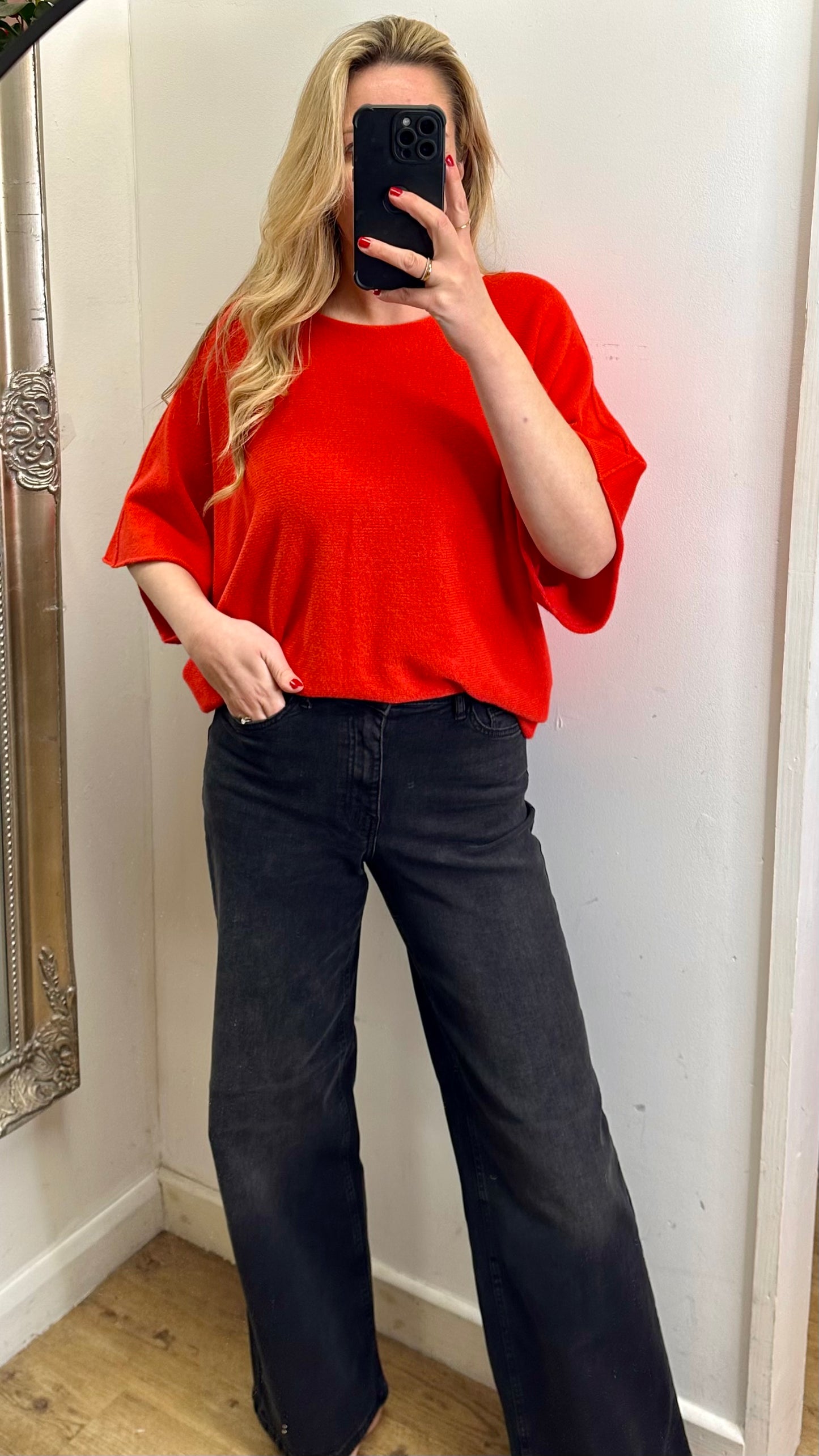 Short Sleeve Knit - Red Colour