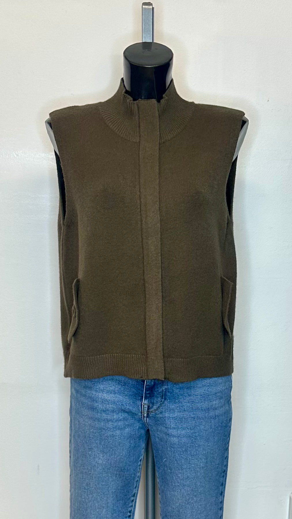 Knitted Sleeveless Zip Cardigan