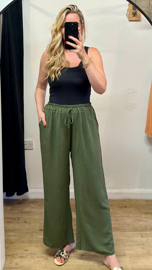 Relaxed fit trousers - Khaki colour
