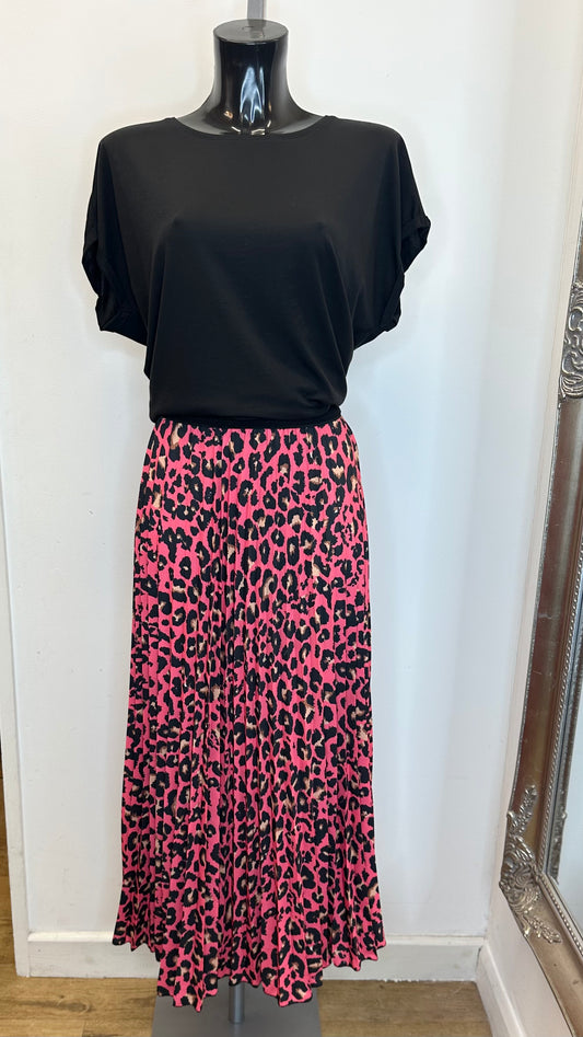 Fuchsia pink animal print skirt