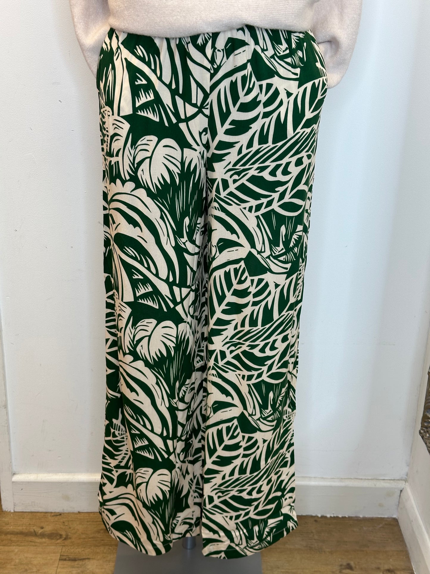 Tropical print wide leg trousers