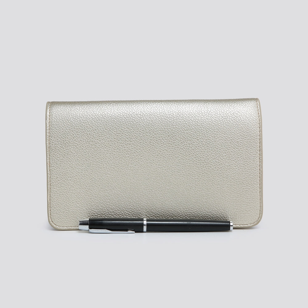 Purses in a variety of colours