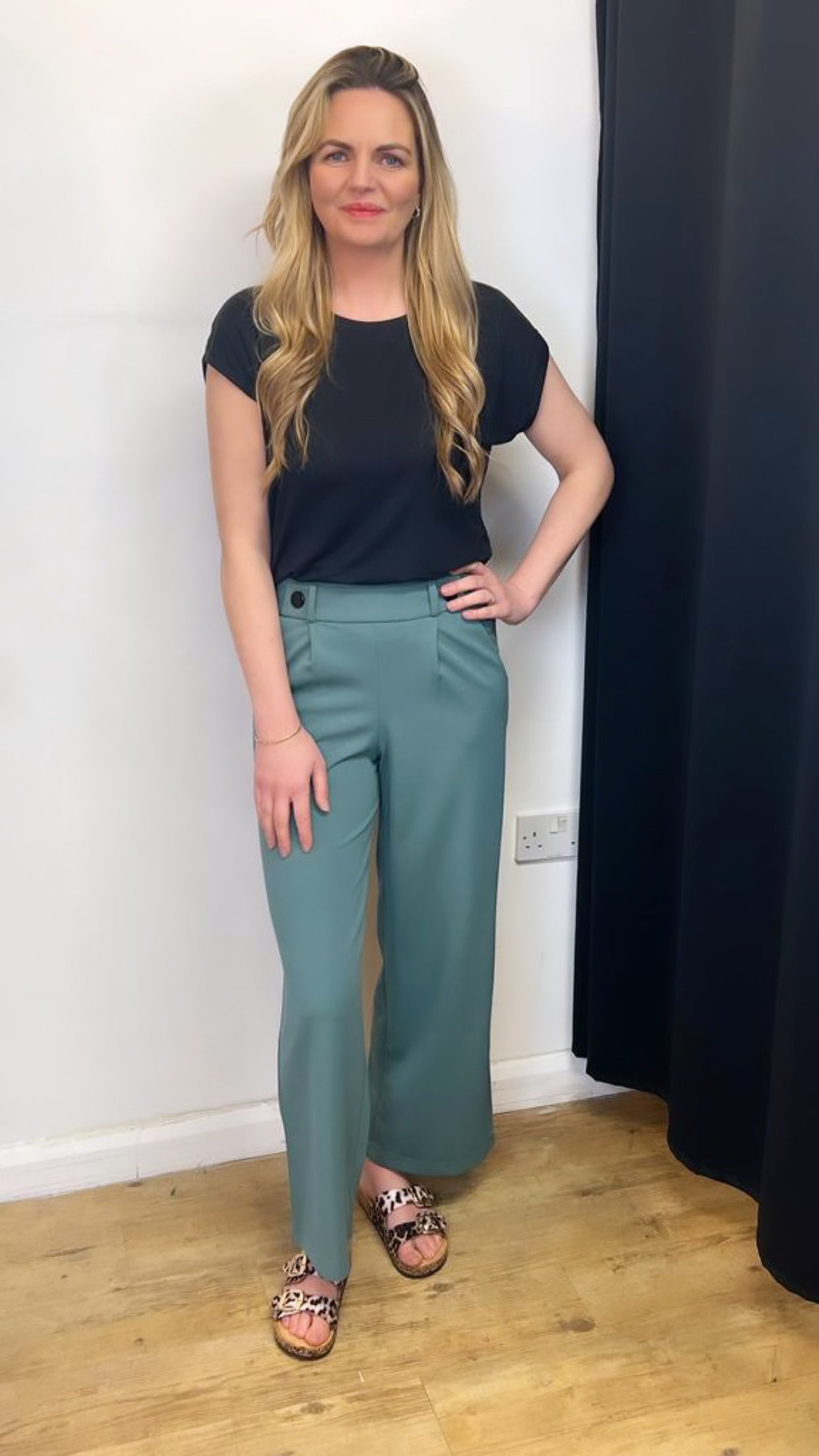 Green wide leg trousers